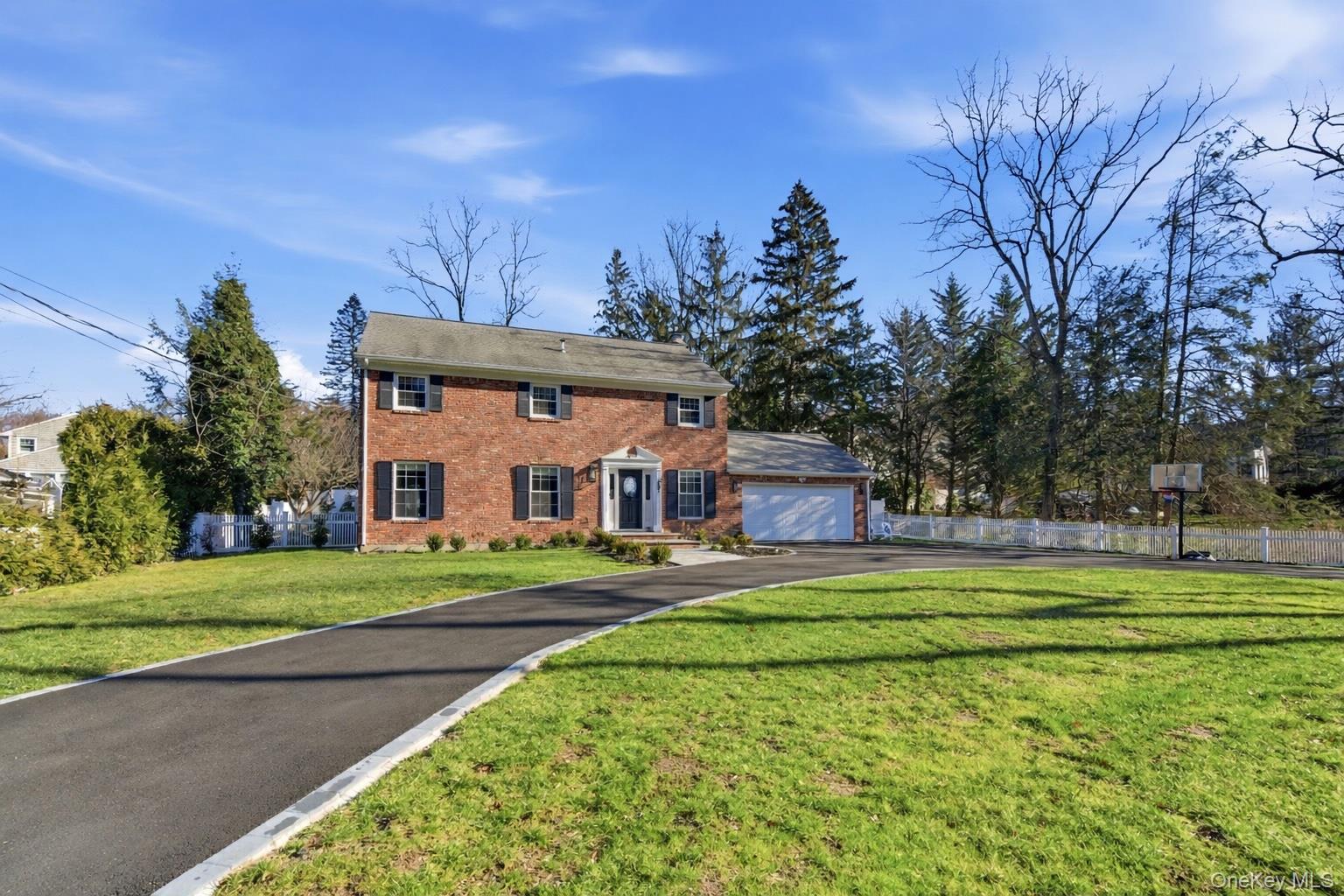 131 Turkey Lane Cold Spring Harbor, NY 11724 - Photo 3 of 24