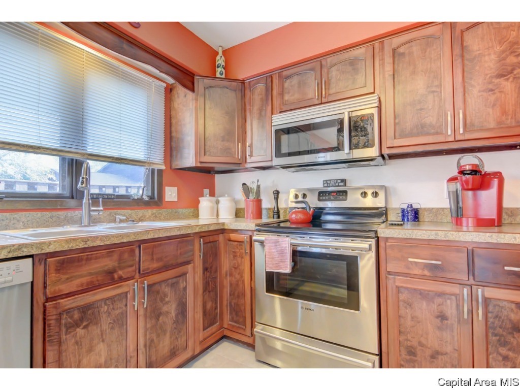 20 Brookside Place Springfield, IL 62704 - Photo 9 of 23 Gallery Image 9