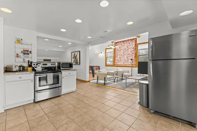 $3,000 | 112 Main Street, Unit 7, Stowe, VT 05672