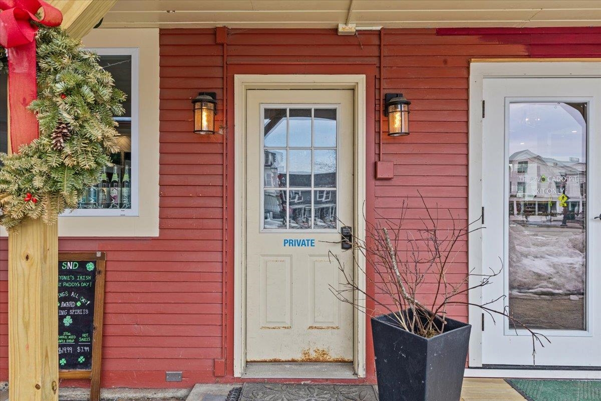 112 Main Street, Unit 7 Stowe, VT 05672 - Photo 4 of 36