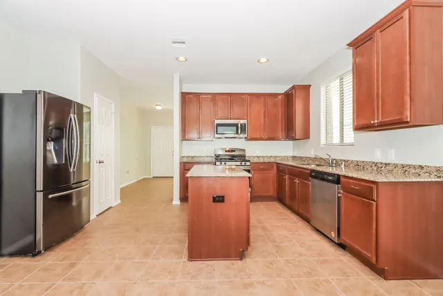 $1,985 | 20114 Brookwood Hollow, Richmond, TX 77407