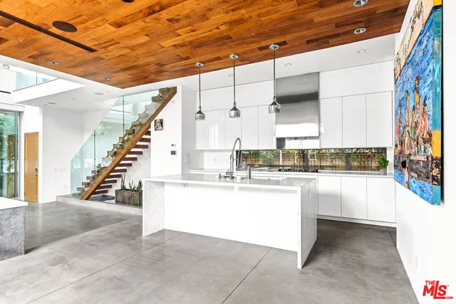 $17,000 | 524 Rialto Avenue, Venice, CA 90291