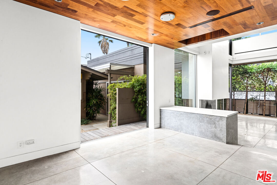 524 Rialto Avenue Venice, CA 90291 - Photo 13 of 43