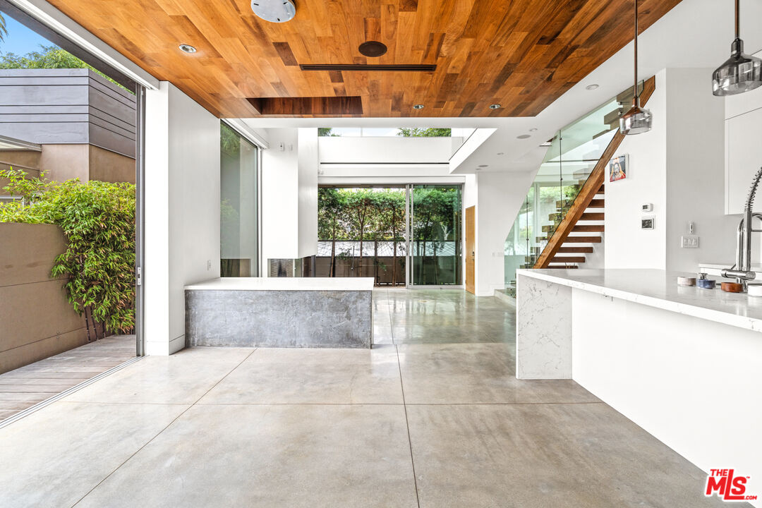 524 Rialto Avenue Venice, CA 90291 - Photo 14 of 43