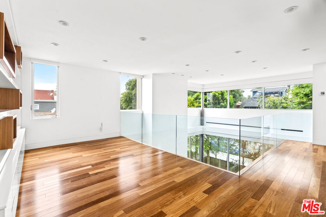 524 Rialto Avenue Venice, CA 90291 - Photo 19 of 43