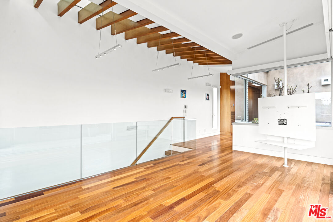 524 Rialto Avenue Venice, CA 90291 - Photo 28 of 43