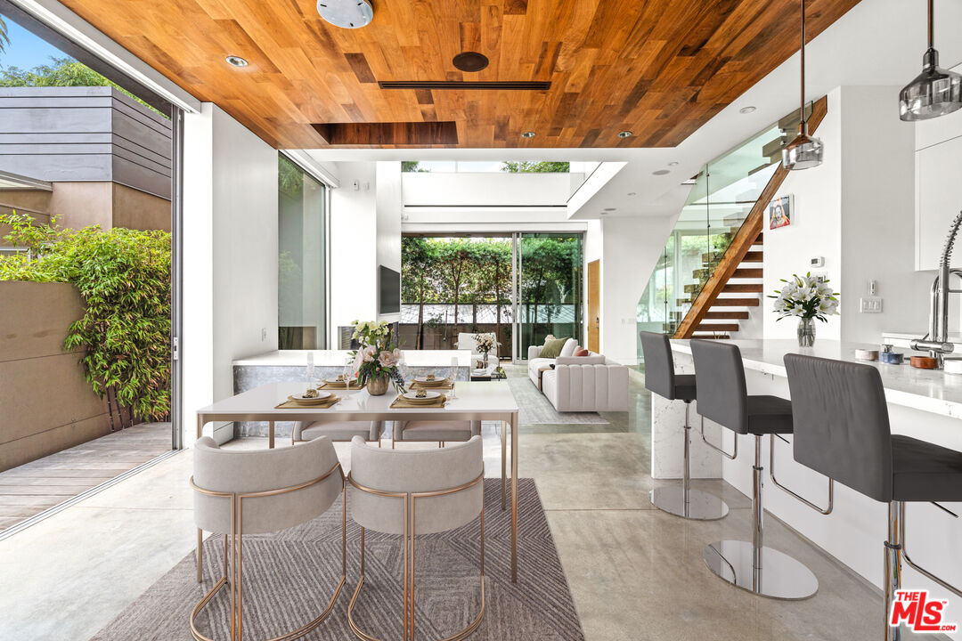 524 Rialto Avenue Venice, CA 90291 - Photo 3 of 43