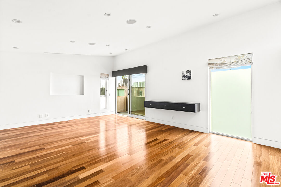 524 Rialto Avenue Venice, CA 90291 - Photo 36 of 43