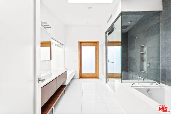 $17,000 | 524 Rialto Avenue, Venice, CA 90291