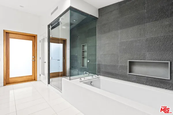 $17,000 | 524 Rialto Avenue, Venice, CA 90291