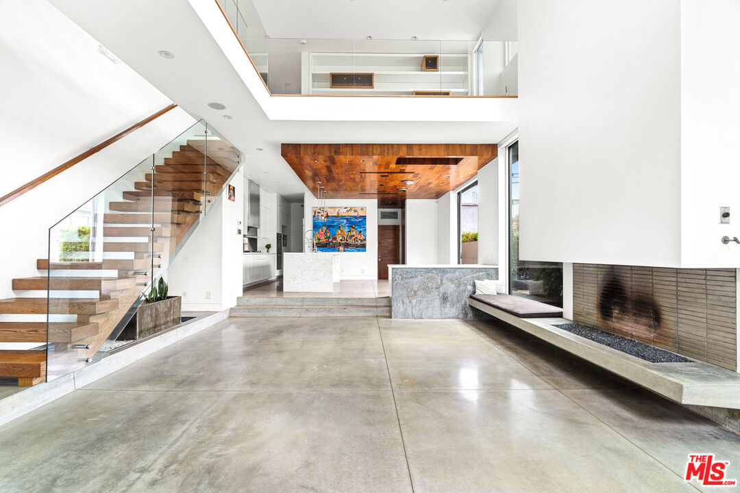 524 Rialto Avenue Venice, CA 90291 - Photo 4 of 43