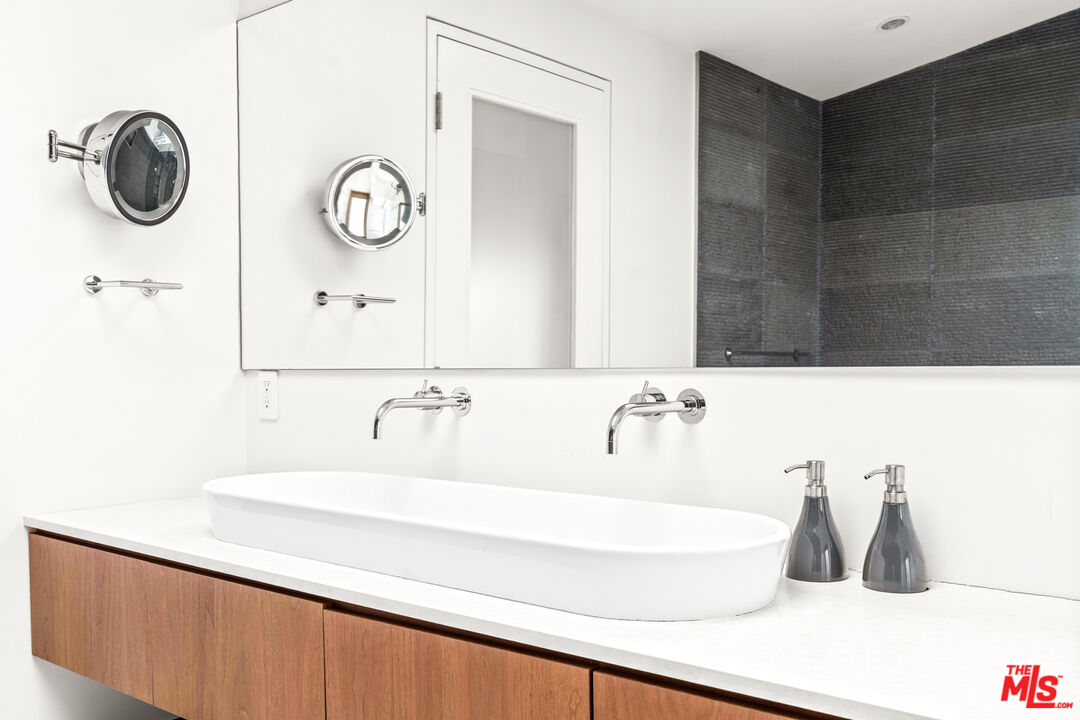 524 Rialto Avenue Venice, CA 90291 - Photo 43 of 43