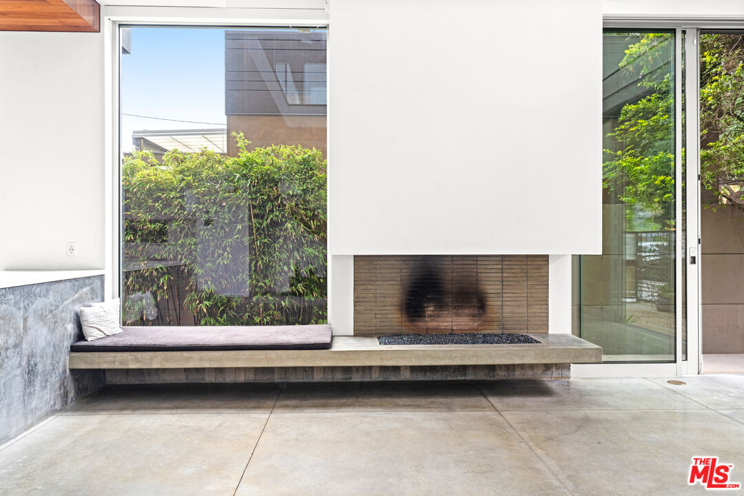 524 Rialto Avenue Venice, CA 90291 - Photo 7 of 43