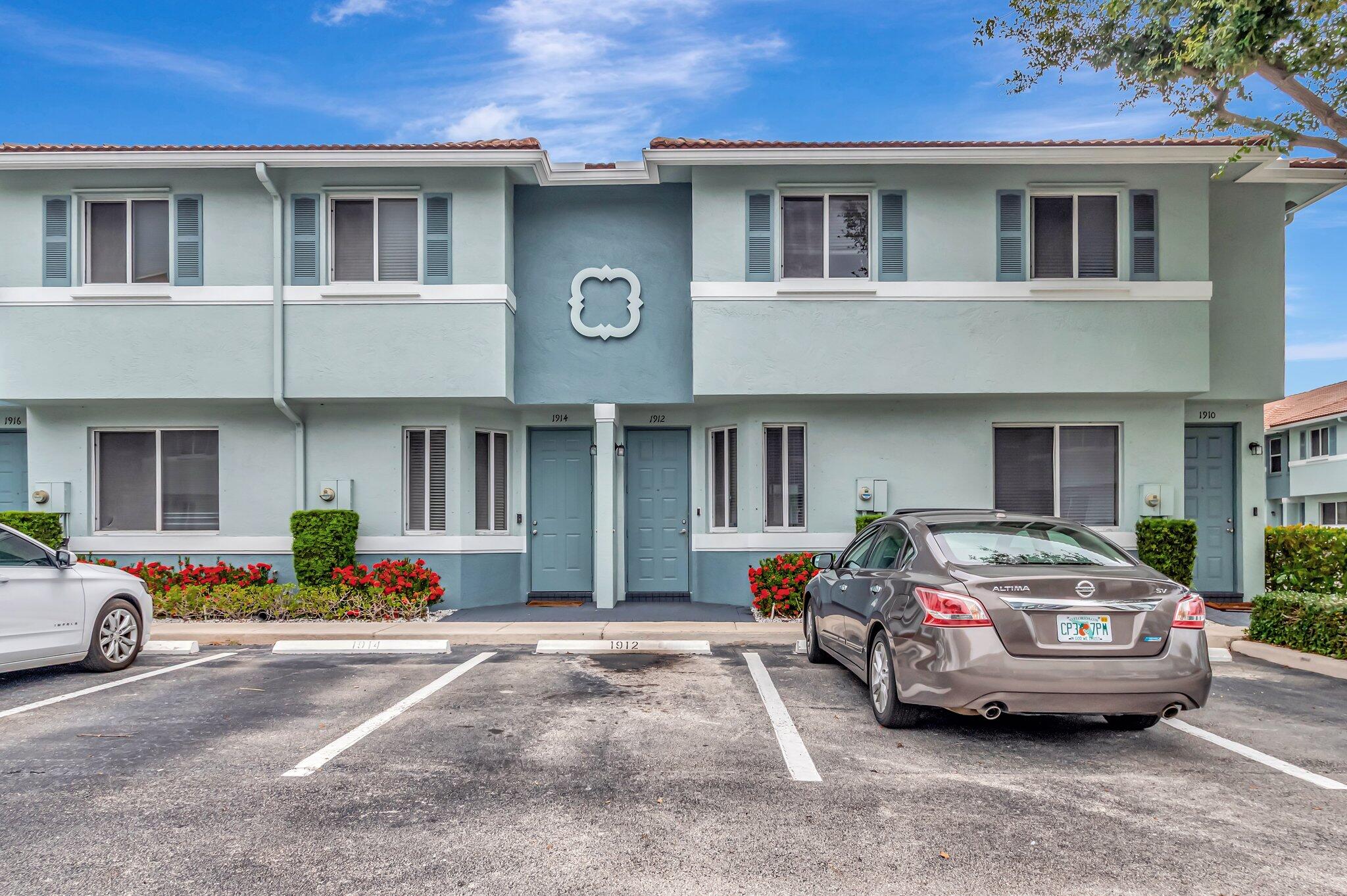 1912 Hibiscus Lane Riviera Beach, FL 33404 - Photo 4 of 55 3-web-or-mls-DSC_3184