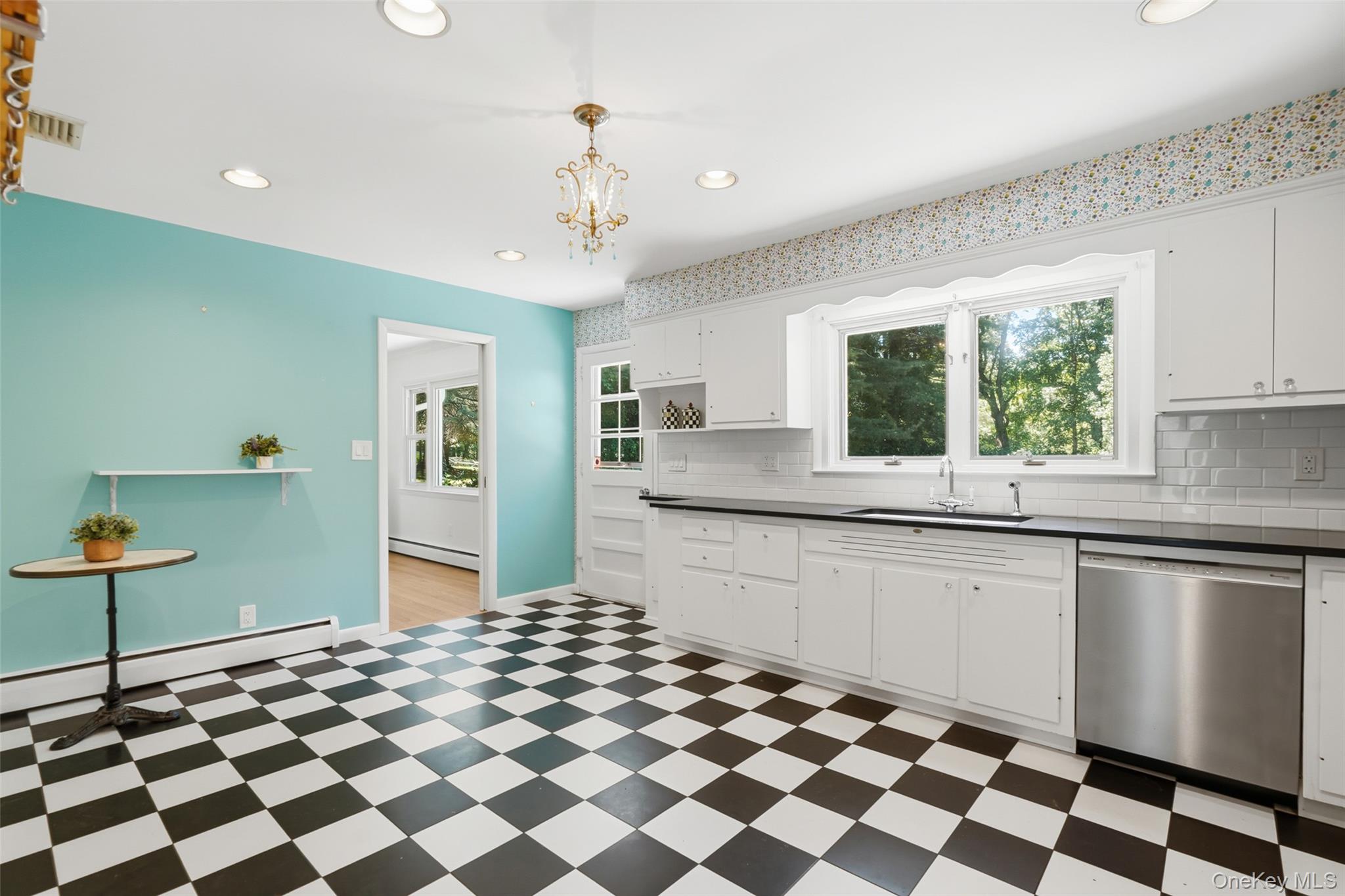 41 Cherry Ridge Road Katonah, NY 10536 - Photo 6 of 20 Spacious Kitchen.