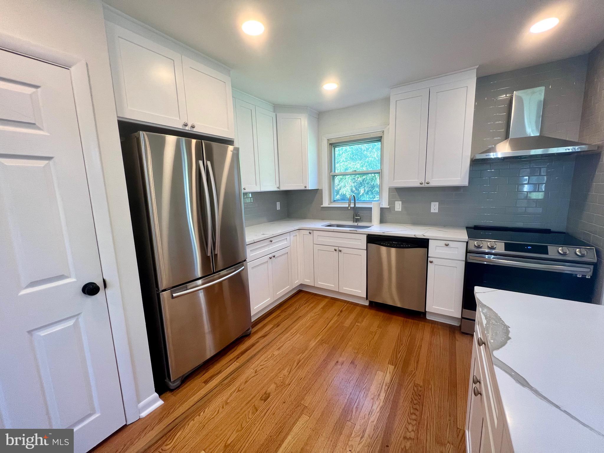 702 Glen Road Warminster, PA 18974 - Photo 13 of 38 quartz countertops