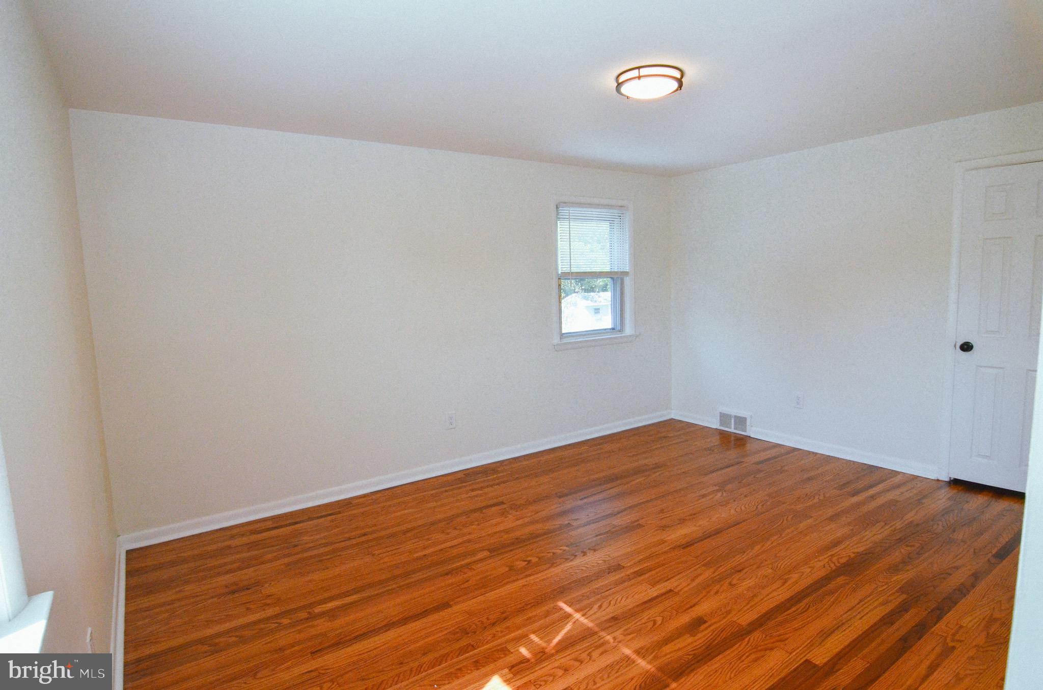 702 Glen Road Warminster, PA 18974 - Photo 20 of 38 bedroom