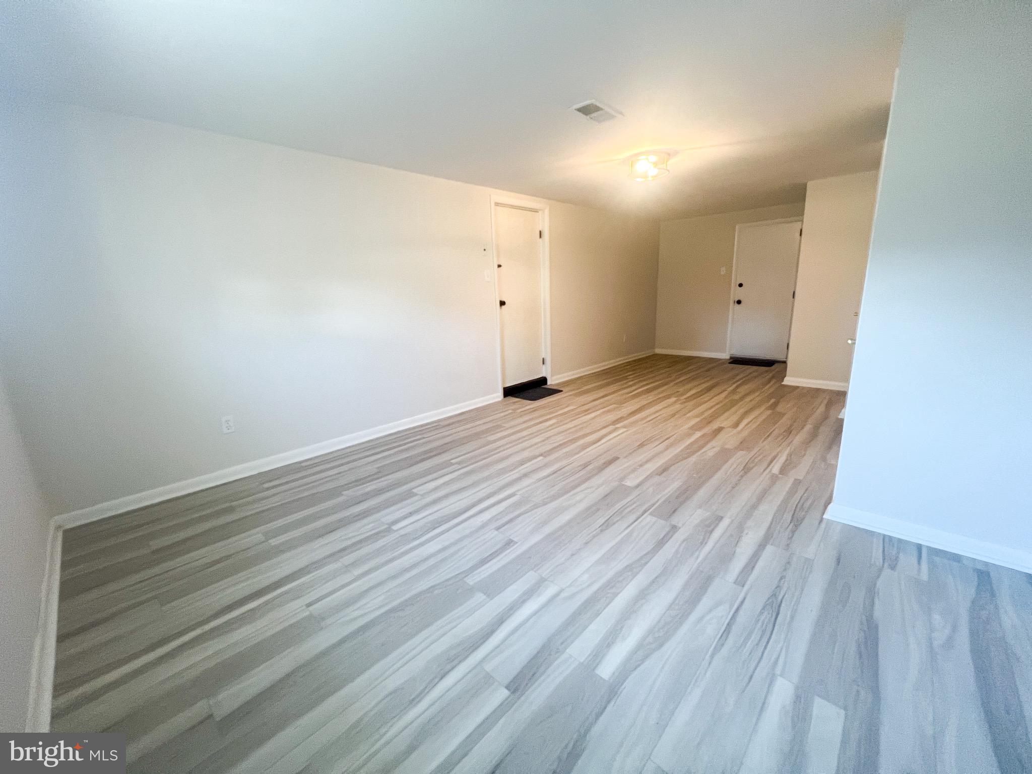 702 Glen Road Warminster, PA 18974 - Photo 25 of 38 family room