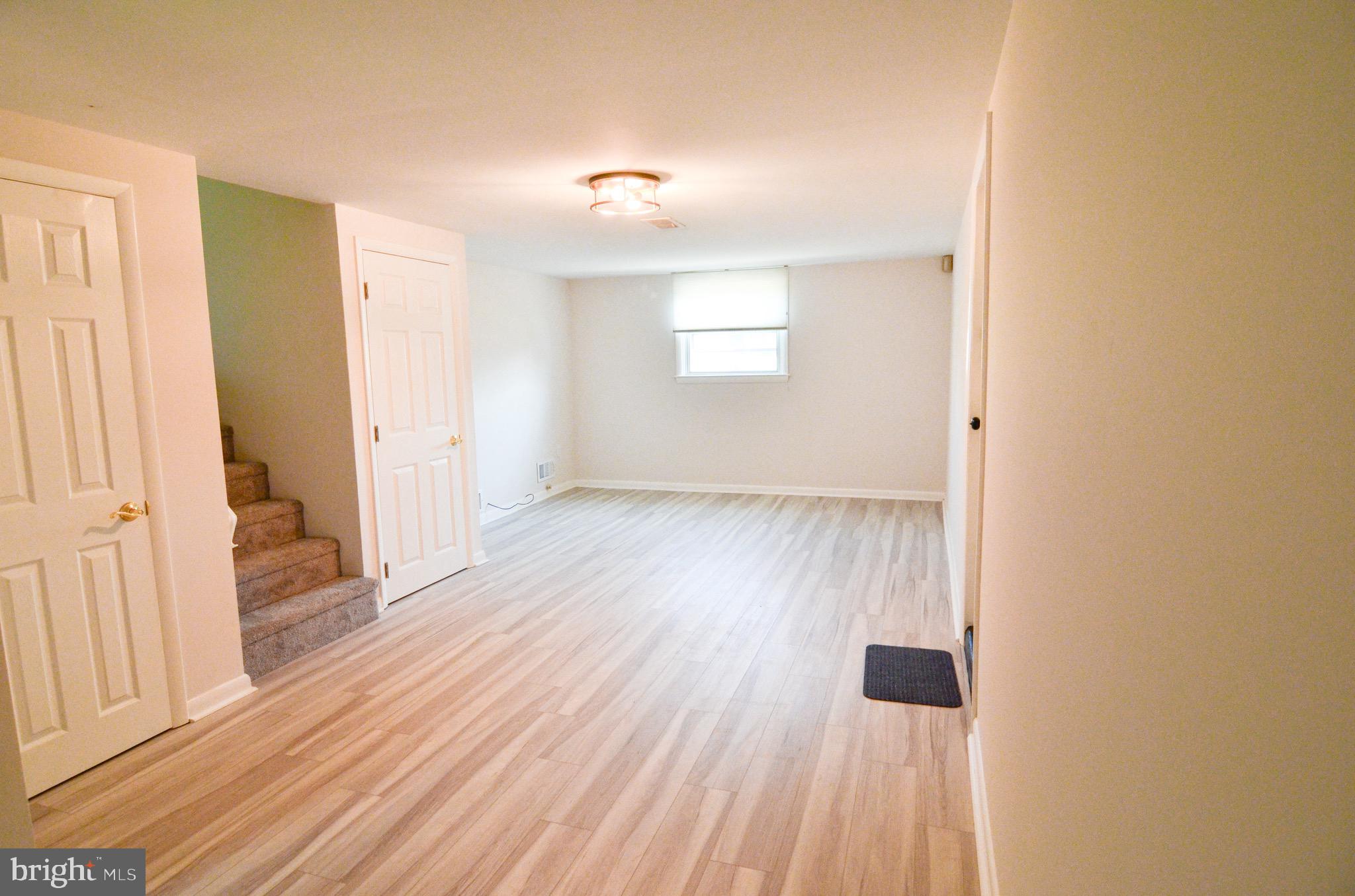 702 Glen Road Warminster, PA 18974 - Photo 26 of 38 family room