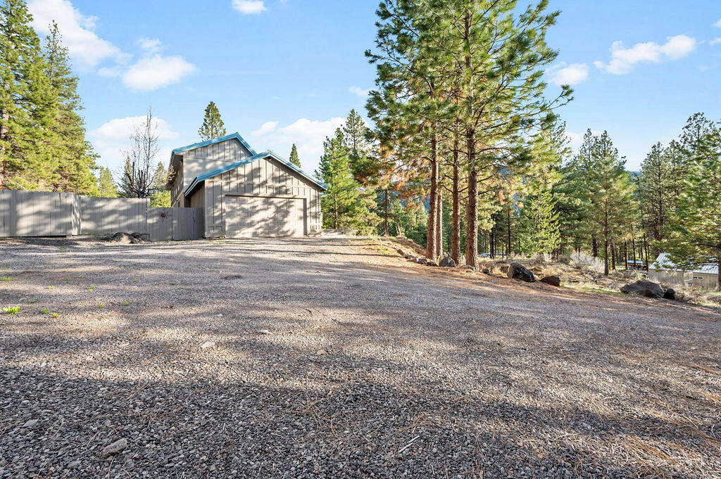 10639 Old Fort Road Klamath Falls, OR 97601 - Photo 2 of 54 DSC_1960