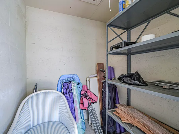 $1,200 | 74 Royal Oak Court, Unit 205, Vero Beach, FL 32962