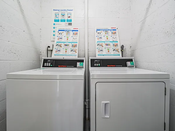 $1,200 | 74 Royal Oak Court, Unit 205, Vero Beach, FL 32962