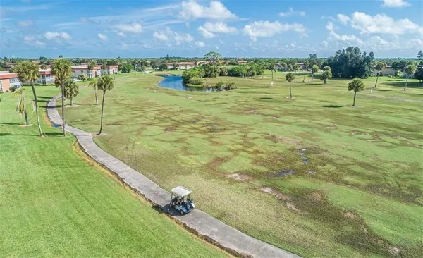 $1,200 | 74 Royal Oak Court, Unit 205, Vero Beach, FL 32962