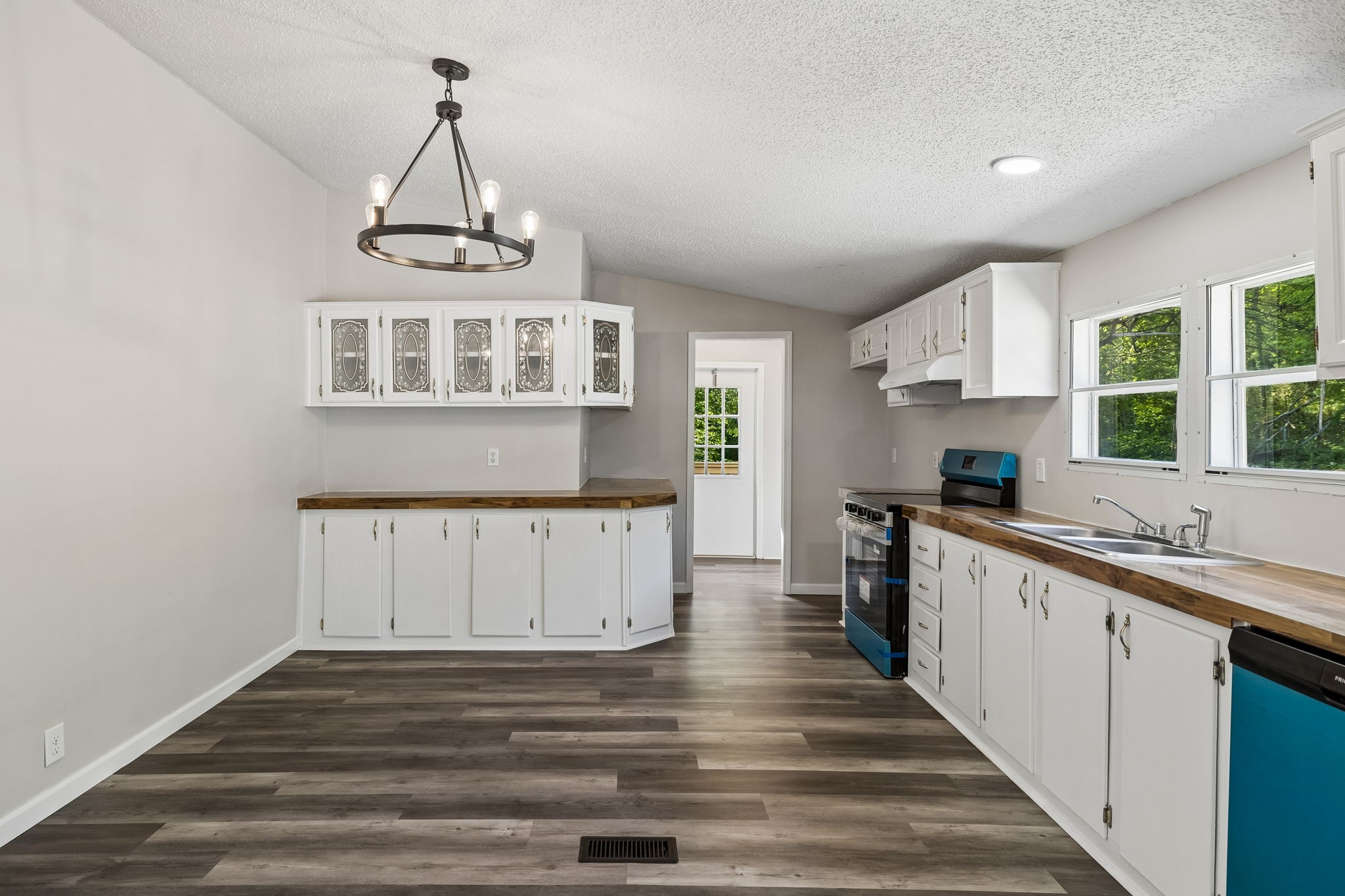 1085 Hawkins Branch Road Bethpage, TN 37022 - Photo 13 of 44