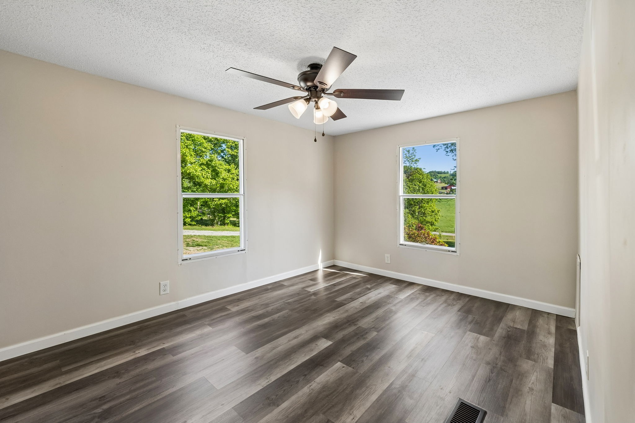 1085 Hawkins Branch Road Bethpage, TN 37022 - Photo 27 of 44