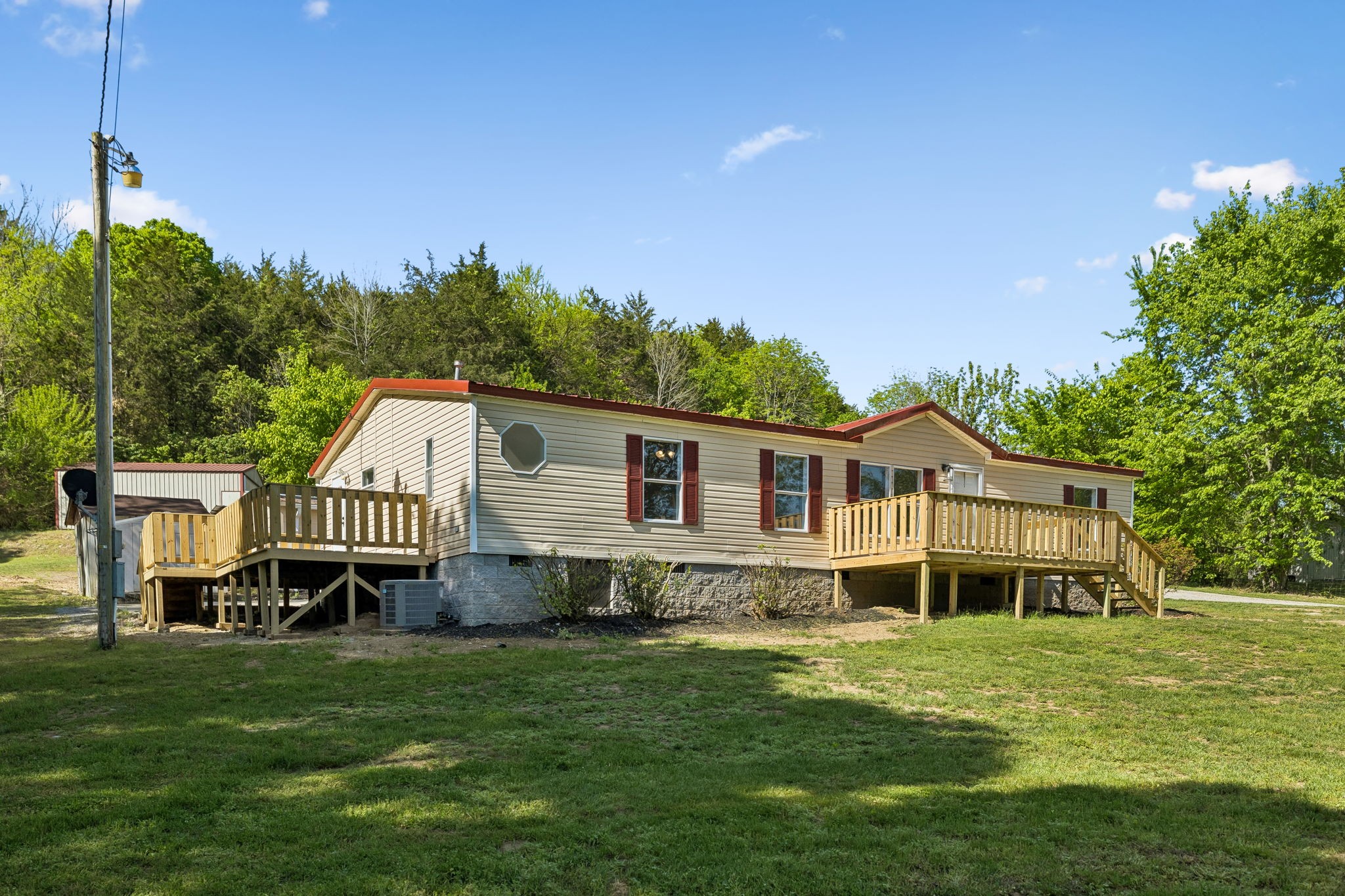 1085 Hawkins Branch Road Bethpage, TN 37022 - Photo 3 of 44