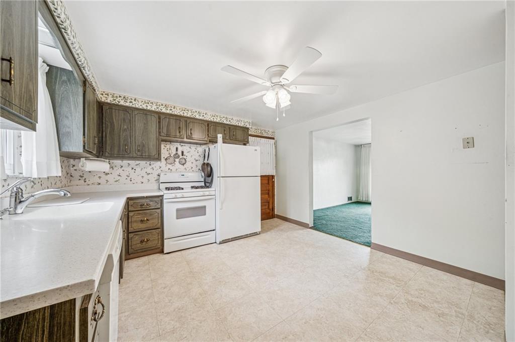 805 Willow Street Irwin, PA 15642 - Photo 16 of 31