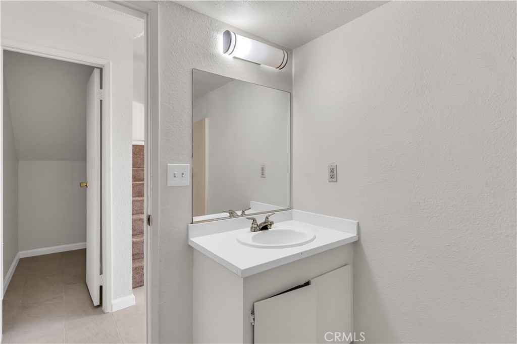 8922 I Hesperia, CA 92345 - Photo 11 of 17