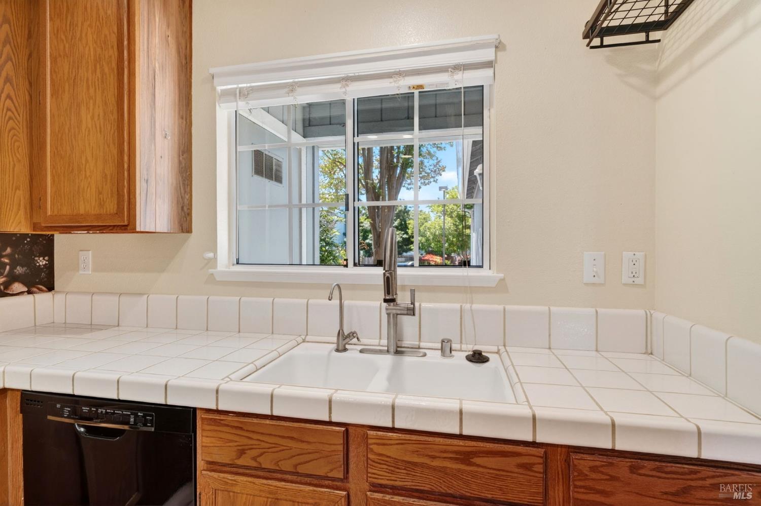 1780 Marlow Road Santa Rosa, CA 95401 - Photo 21 of 33