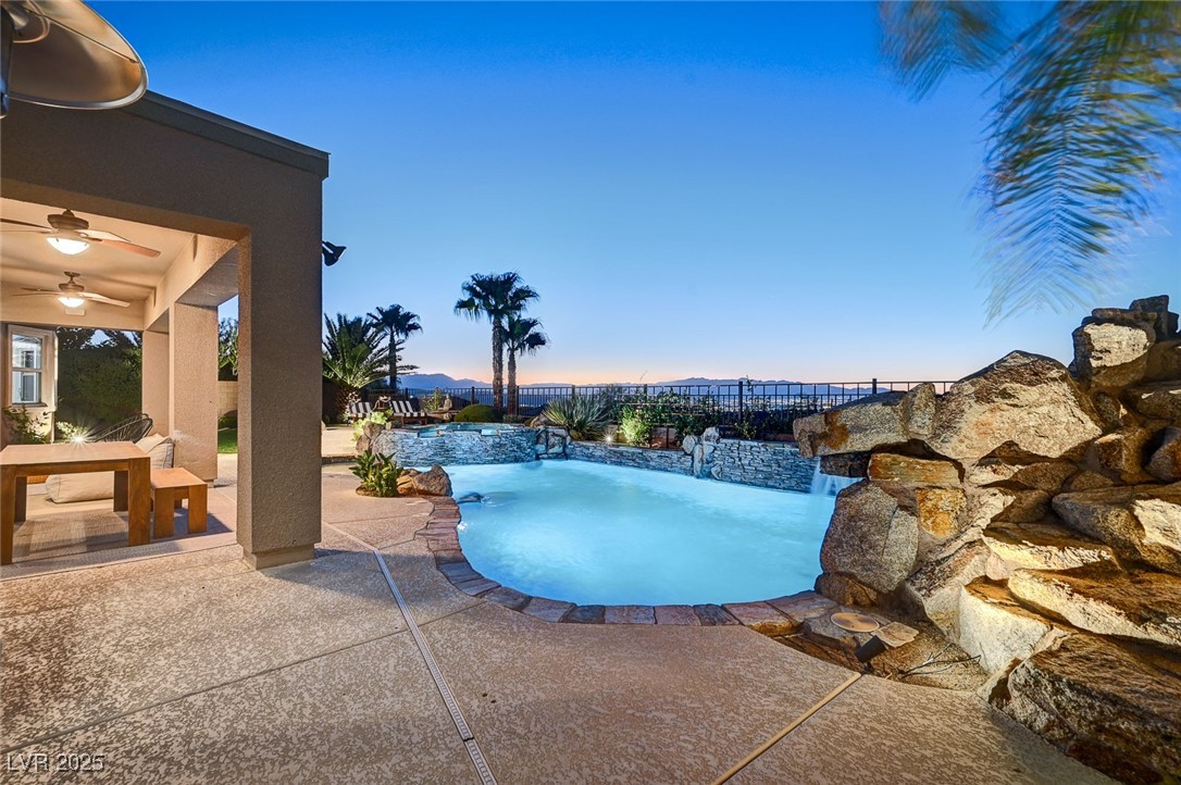 2172 De Rouge Avenue Henderson, NV 89044 - Photo 15 of 48