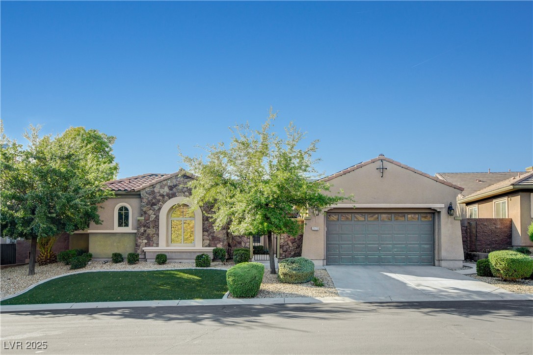 2172 De Rouge Avenue Henderson, NV 89044 - Photo 17 of 48