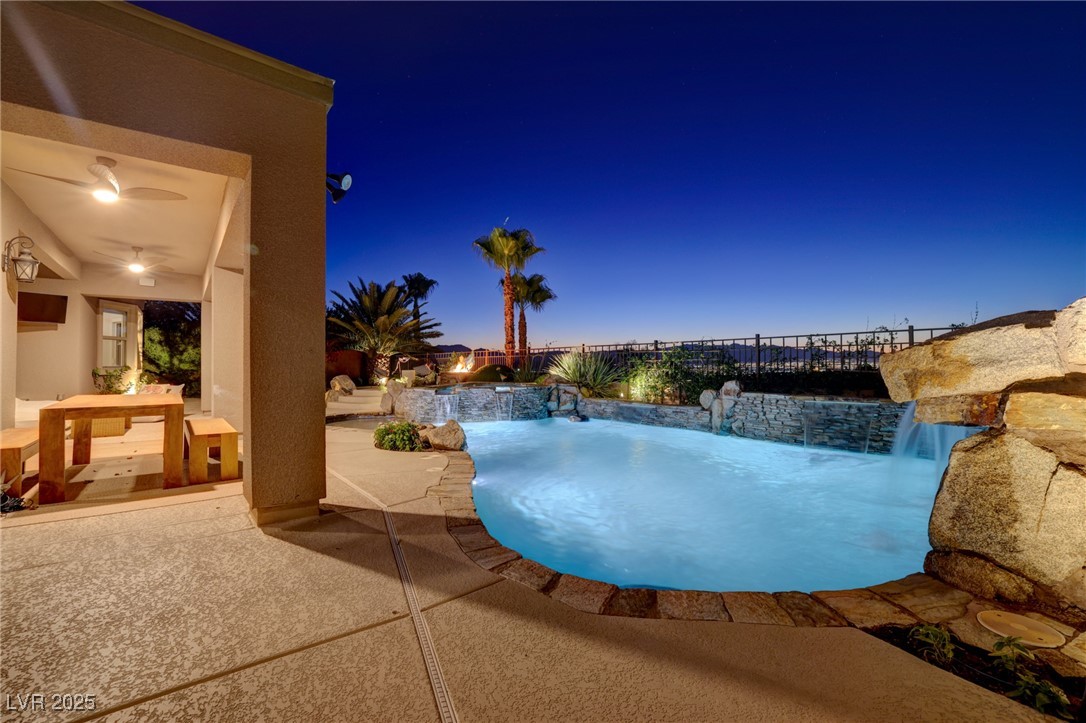 2172 De Rouge Avenue Henderson, NV 89044 - Photo 5 of 48