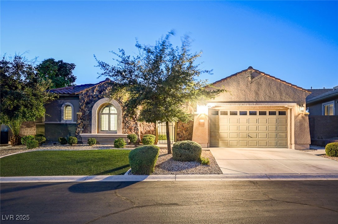 2172 De Rouge Avenue Henderson, NV 89044 - Photo 6 of 48