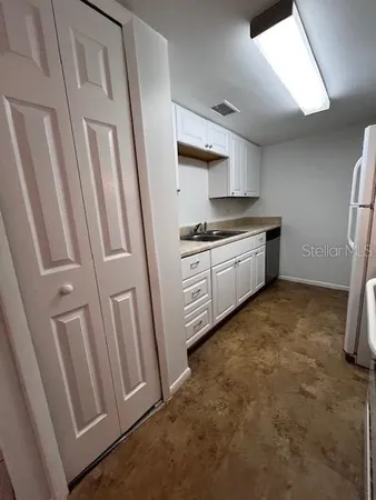 $1,250 | 6110 Curry Ford Road, Unit 117, Orlando, FL 32822