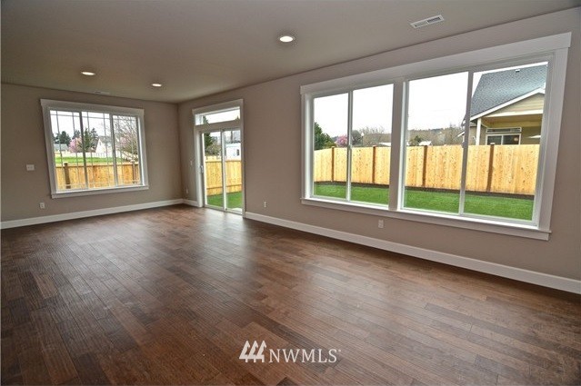 14911 Benton Loop Sumner, WA 98390 - Photo 13 of 25 Gallery Image 13