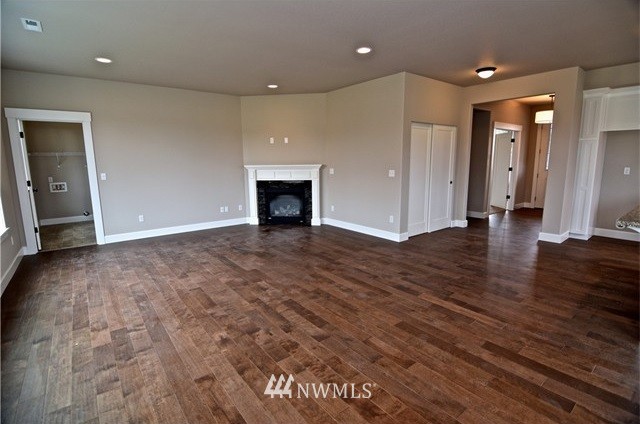 14911 Benton Loop Sumner, WA 98390 - Photo 14 of 25 Gallery Image 14