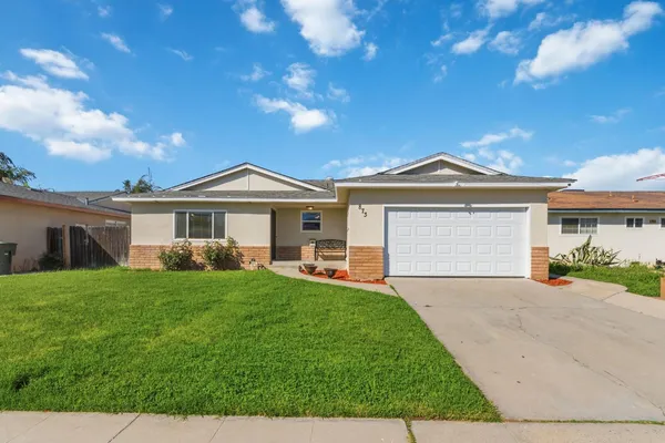 $395,000 | 873 West Euclid Avenue, Clovis, CA 93612