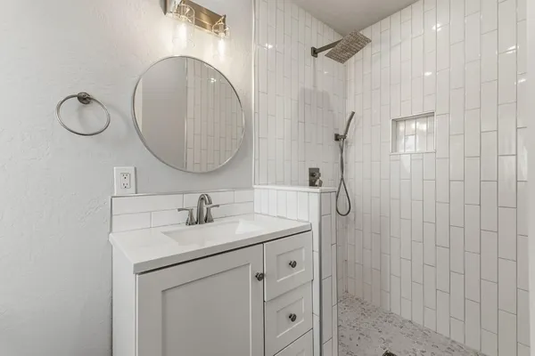 $395,000 | 873 West Euclid Avenue, Clovis, CA 93612