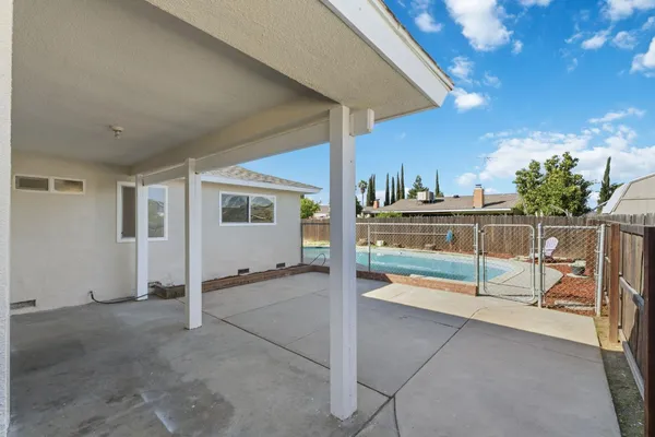 $395,000 | 873 West Euclid Avenue, Clovis, CA 93612