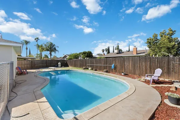 $395,000 | 873 West Euclid Avenue, Clovis, CA 93612