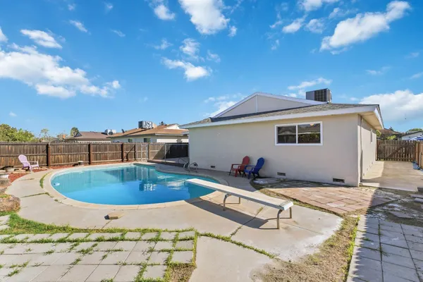 $395,000 | 873 West Euclid Avenue, Clovis, CA 93612