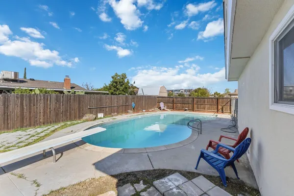 $395,000 | 873 West Euclid Avenue, Clovis, CA 93612