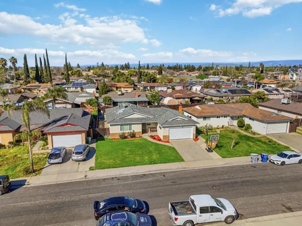 $395,000 | 873 West Euclid Avenue, Clovis, CA 93612