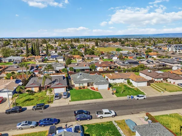 $395,000 | 873 West Euclid Avenue, Clovis, CA 93612