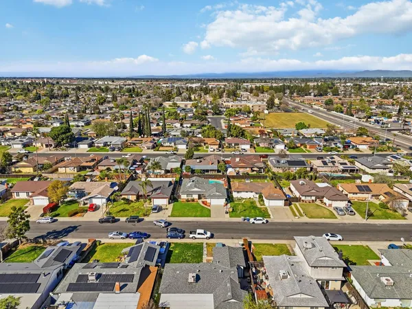 $395,000 | 873 West Euclid Avenue, Clovis, CA 93612