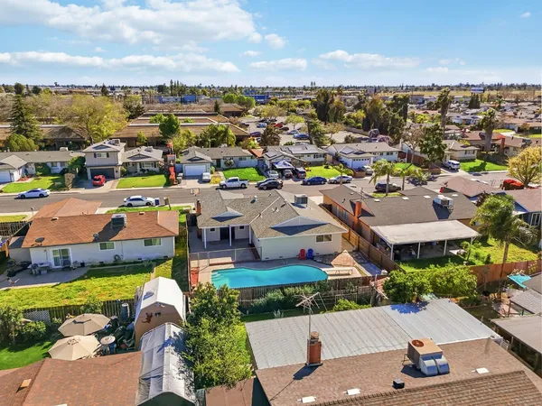 $395,000 | 873 West Euclid Avenue, Clovis, CA 93612